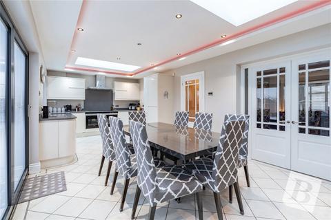 4 bedroom semi-detached house for sale, Albany Road, Hornchurch, RM12