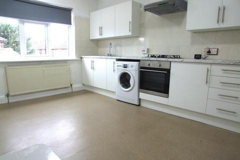 2 bedroom flat to rent, Higher Bents Lane, Brdbury, SK6