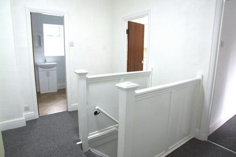 2 bedroom flat to rent, Higher Bents Lane, Brdbury, SK6