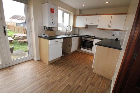 2 bedroom townhouse to rent, Phoenix Court, Soothill, Batley