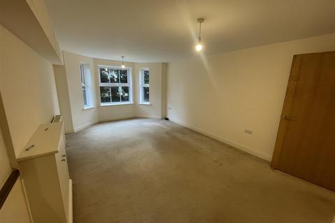 2 bedroom flat for sale, Holdenhurst Road, Bournemouth