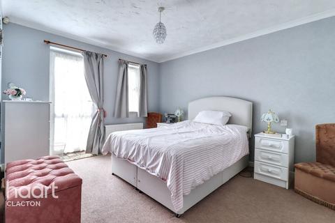 3 bedroom detached bungalow for sale, Swallow Close, HARWICH
