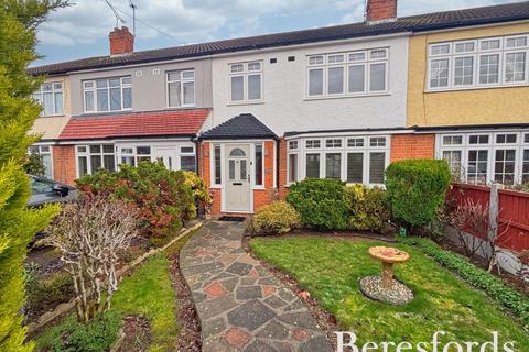 3 bedroom terraced house for sale, Clyde Crescent, Upminster, RM14