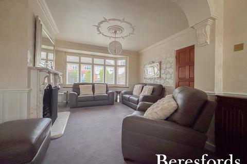 3 bedroom terraced house for sale, Clyde Crescent, Upminster, RM14