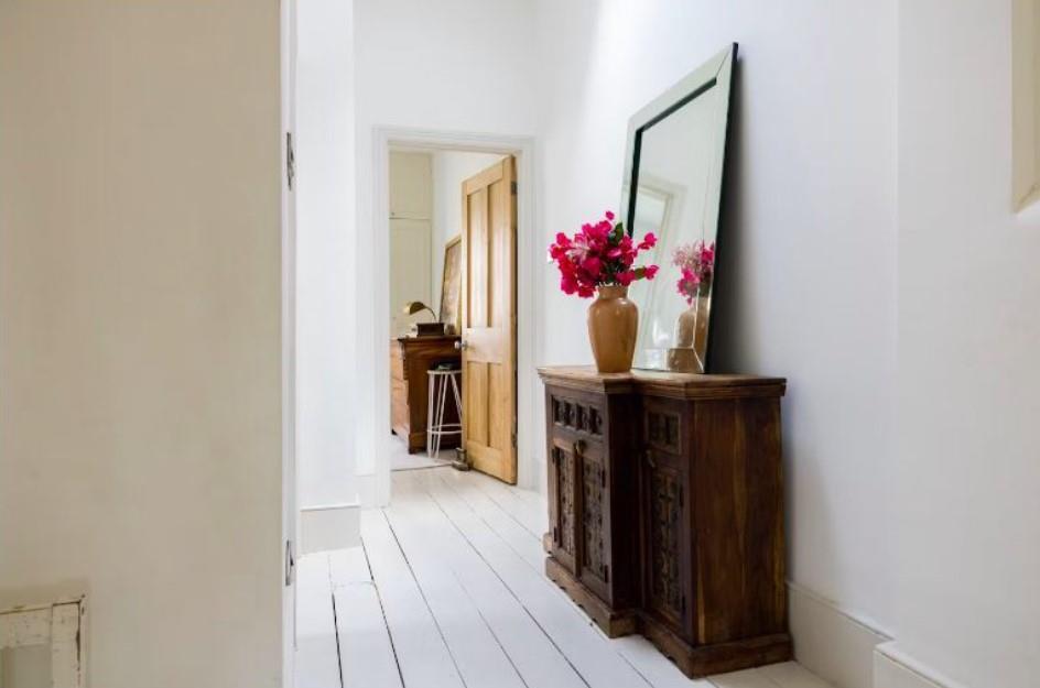 72 Addison Gardens - Hallway 2.jpg