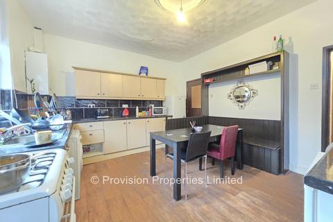4 bedroom terraced house to rent, Ashville Terrace, Hyde Park LS6