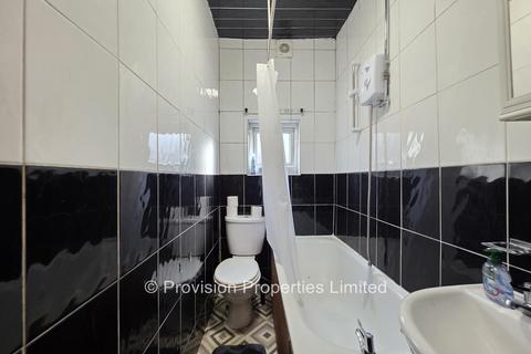 4 bedroom terraced house to rent, Ashville Terrace, Hyde Park LS6