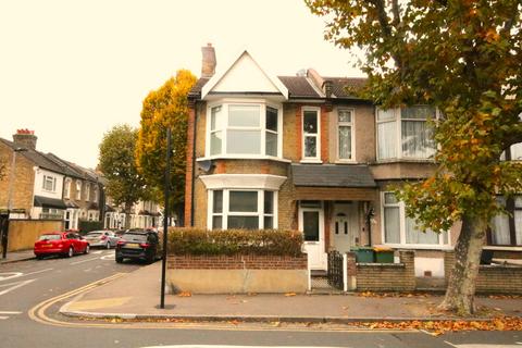 3 bedroom end of terrace house to rent, Brampton Road, London, E6