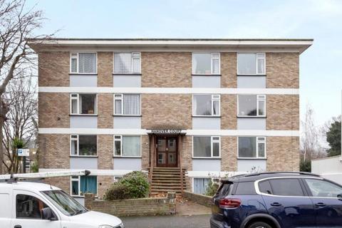 3 bedroom flat to rent, Wellington Road, Brighton