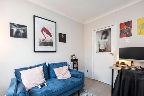 3 bedroom flat to rent, Wellington Road, Brighton