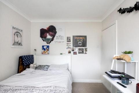 3 bedroom flat to rent, Wellington Road, Brighton