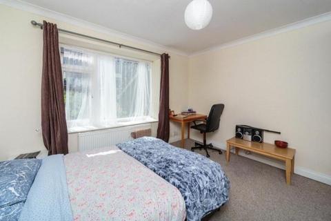3 bedroom flat to rent, Wellington Road, Brighton