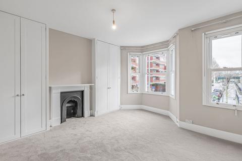 4 bedroom house to rent, Shuttleworth Road, Battersea, London, SW11