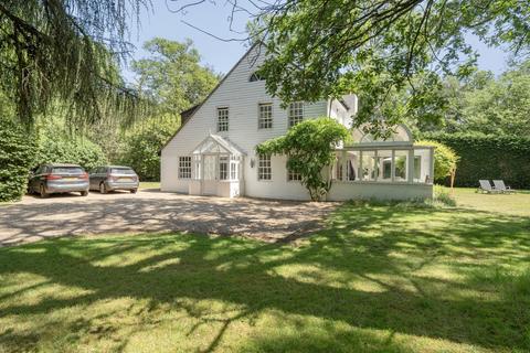 4 bedroom detached house for sale, Fulmer Common Road, Fulmer