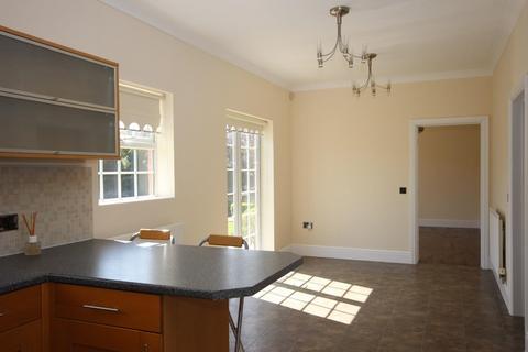 5 bedroom detached house to rent, Wellington Drive Wynyard, Billingham