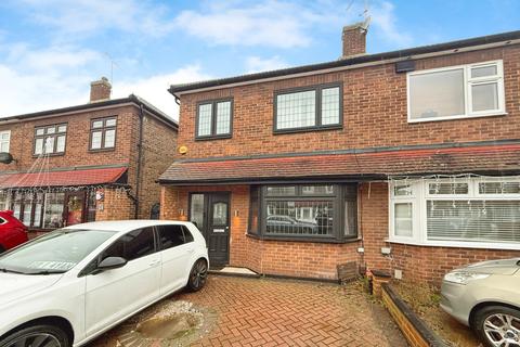 3 bedroom terraced house to rent, Mygrove Gardens, Rainham, Essex