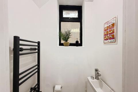 3 bedroom terraced house to rent, Mygrove Gardens, Rainham, Essex