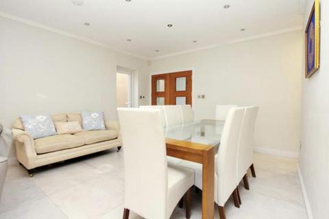 5 bedroom detached house to rent, Potter Street, Northwood HA6