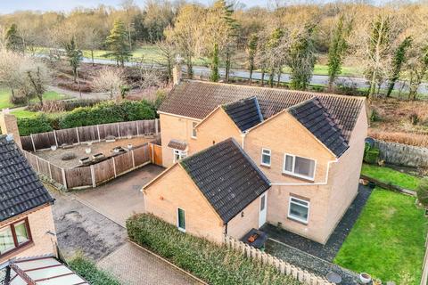 5 bedroom detached house for sale, Milfoil Avenue, Milton Keynes MK14