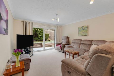 5 bedroom detached house for sale, Milfoil Avenue, Milton Keynes MK14