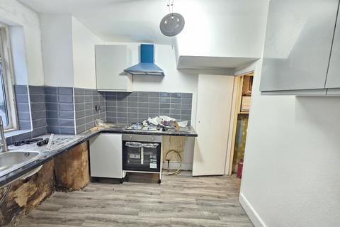 1 bedroom ground floor maisonette to rent, Station Road, London NW10