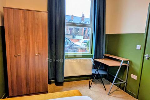 undefined, *AVAILABLE NOW*  Room 1,   En-suite Room , Commercial Avenue, Beeston