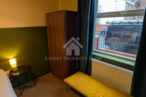undefined, *AVAILABLE NOW*  Room 1,   En-suite Room , Commercial Avenue, Beeston