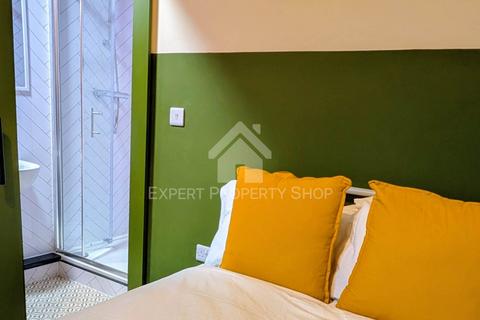 undefined, *AVAILABLE NOW*  Room 1,   En-suite Room , Commercial Avenue, Beeston
