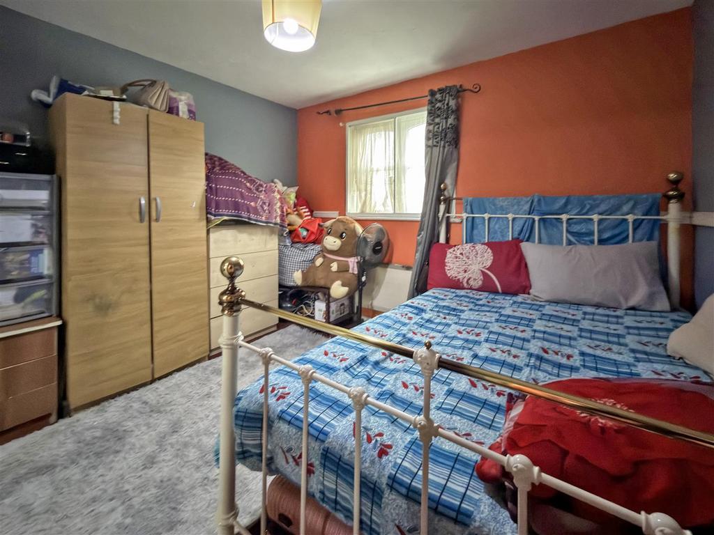 Bedroom 1.jpeg