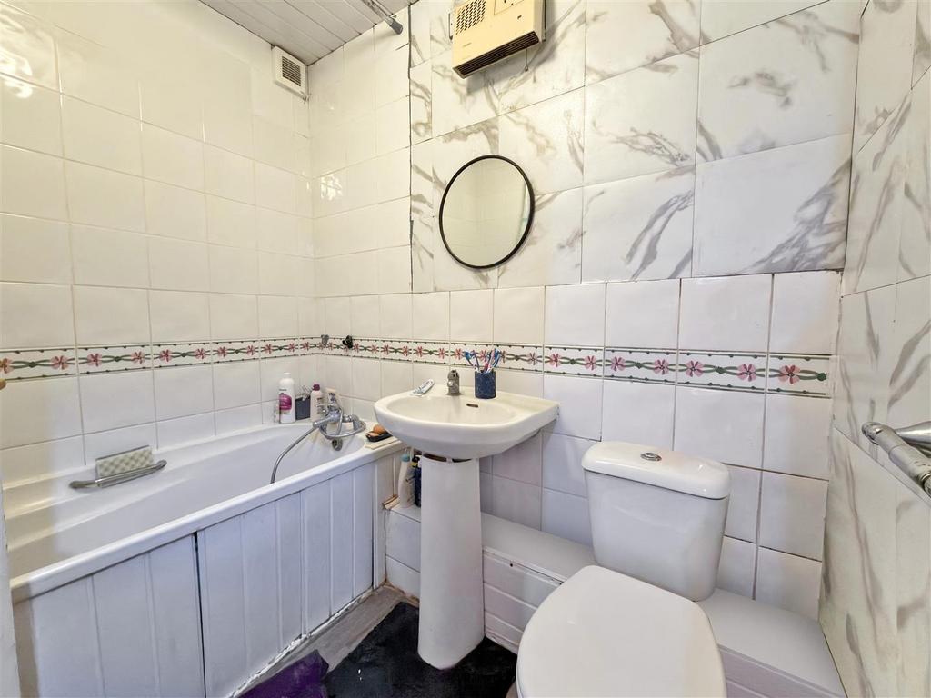 Bathroom.jpeg