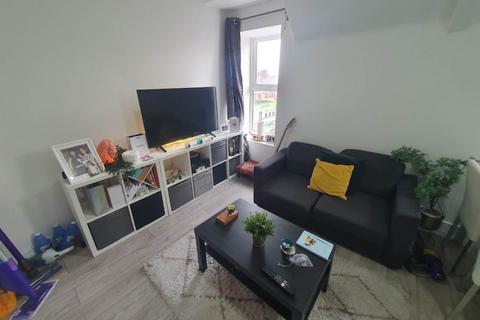 2 bedroom flat to rent, Newfoundland Court, Newfoundland Road , Heath