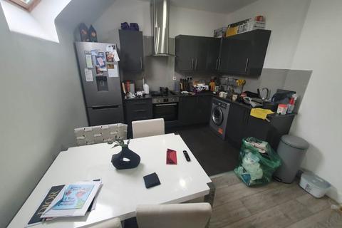 2 bedroom flat to rent, Newfoundland Court, Newfoundland Road , Heath