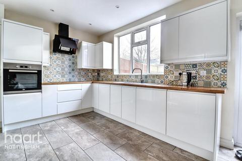 3 bedroom end of terrace house for sale, Knighton Avenue, Nottingham