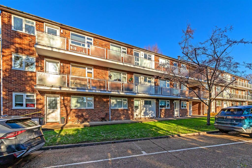 329 The Ridgeway-5.jpg