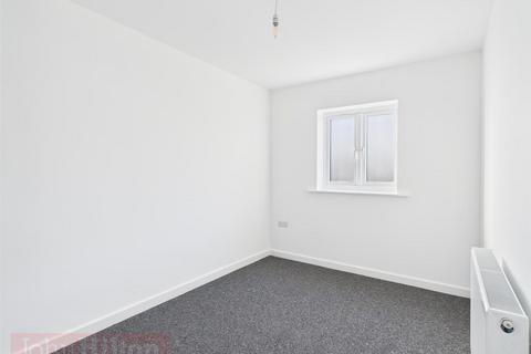 2 bedroom flat to rent, Warren Way, Brighton