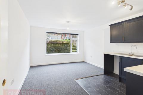 2 bedroom flat to rent, Warren Way, Brighton
