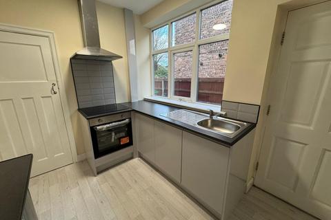 3 bedroom semi-detached house to rent, Beech Grove, Manchester, M14