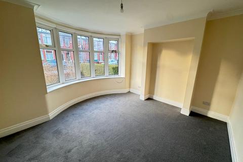 3 bedroom semi-detached house to rent, Beech Grove, Manchester, M14