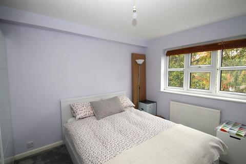1 bedroom flat to rent, St Saviours Court, Harrow View, Harrow