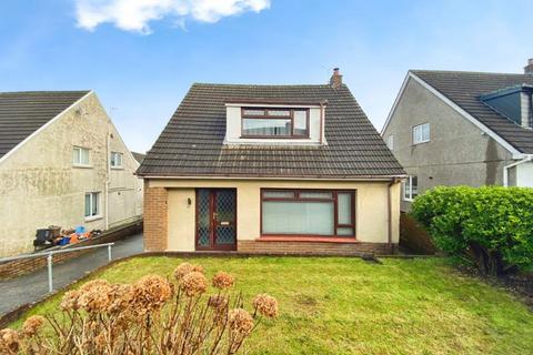 3 bedroom house to rent, Chantal Avenue, Pen y Fai, CF31 4NN