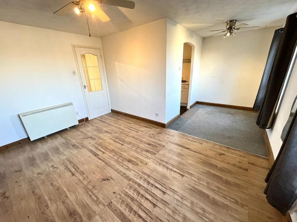 Lounge/dining area