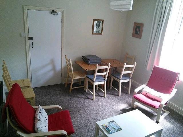 Living room 2.jpg