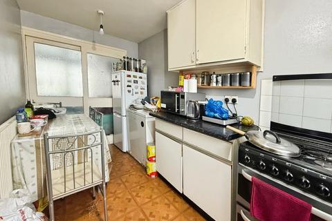 2 bedroom flat for sale, Snowshill Road, Manor Park, London