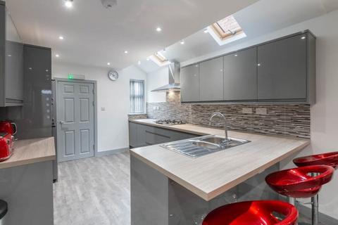 6 bedroom terraced house to rent, Dawlish Road, Birmingham B29