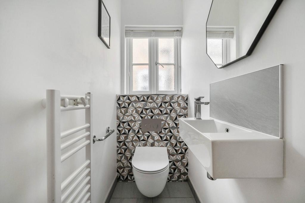 En Suite Cloakroom