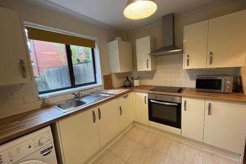2 bedroom apartment to rent, Nelson Court, Hull, HU1 1XD
