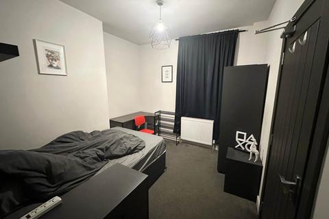 1 bedroom in a house share to rent, Station Terrace (Room 4), West Yorkshire LS13
