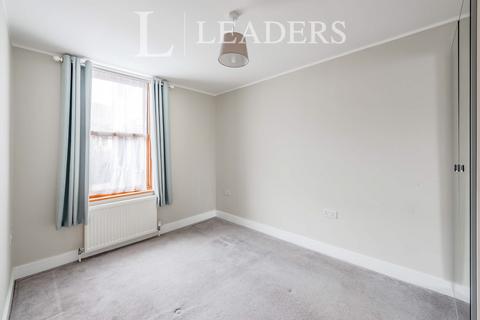 2 bedroom flat to rent, Parkview, The Courtyard, London Road, RH12
