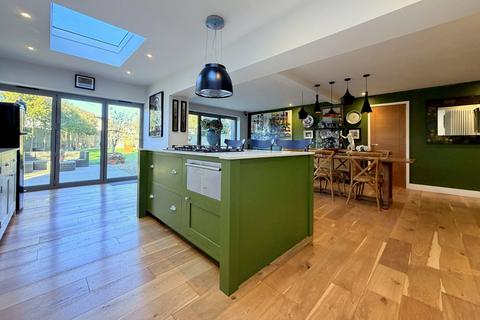 4 bedroom detached house for sale, Bradford Road, Combe Down