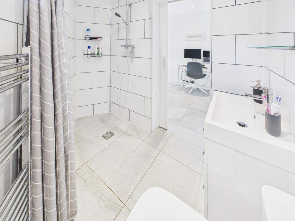 Shower Room/Wc